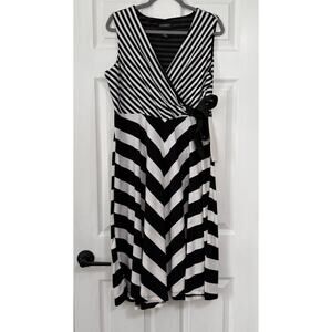 Ashro New Women's Black & White Surplice Striped Sleeveless Dress Size Large